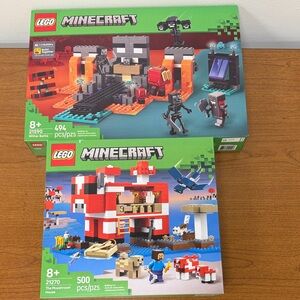 LEGO Minecraft The Mooshroom House & Wither Battle Building Sets - Red/Blue